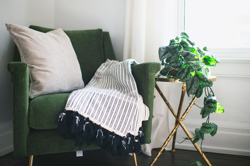 Velvet drapes and golden accents decoration
